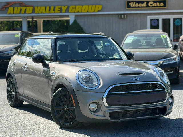 2016 MINI Hardtop 2 Door S FWD photo