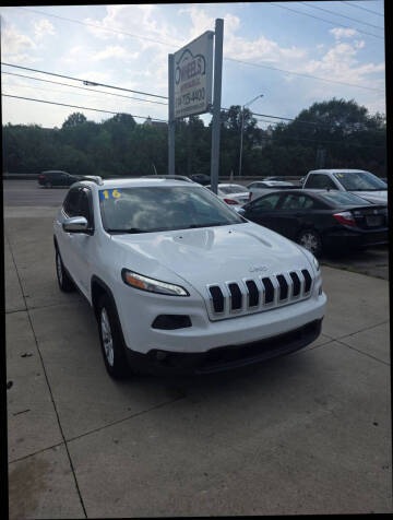 2016 Jeep Cherokee Latitude 4WD photo