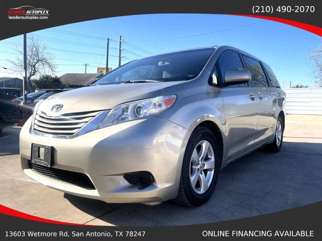 2016 Toyota Sienna LE FWD photo