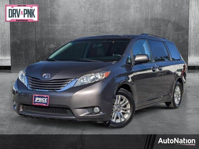 2016 Toyota Sienna XLE FWD photo