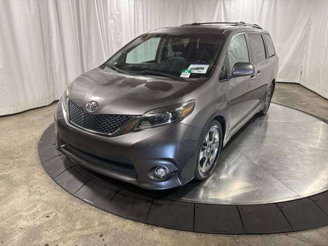 2016 Toyota Sienna SE Premium FWD photo