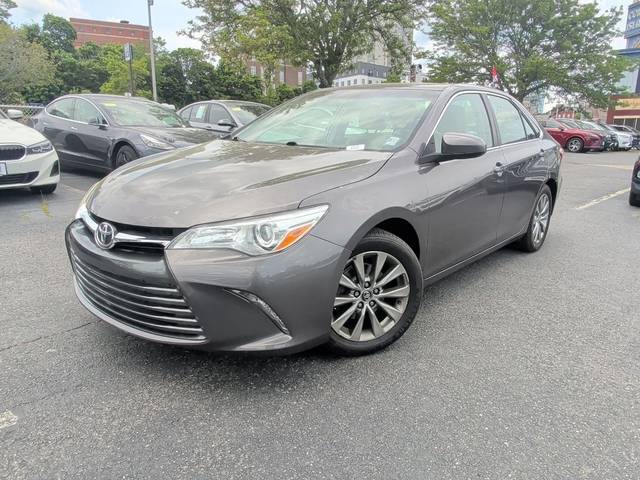 2016 Toyota Camry XLE FWD photo