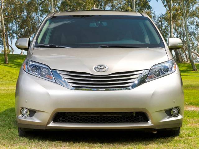 2016 Toyota Sienna XLE Premium FWD photo