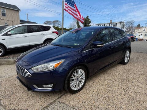 2016 Ford Focus Titanium FWD photo