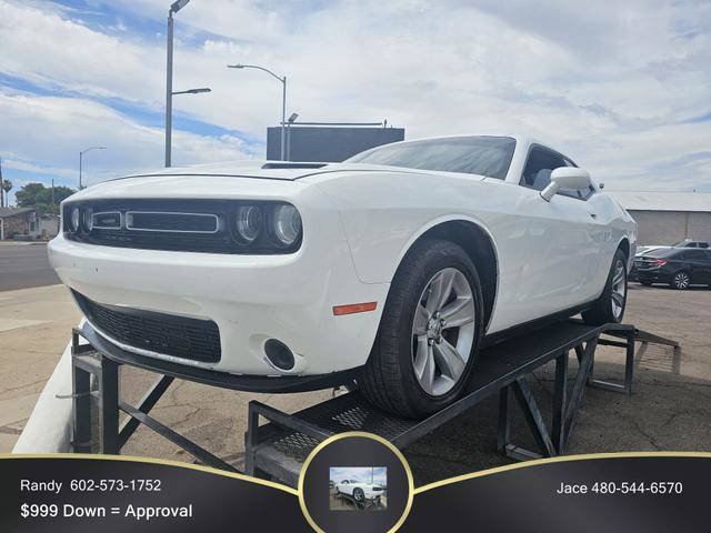 2015 Dodge Challenger SXT RWD photo