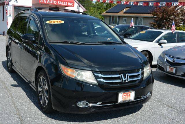 2016 Honda Odyssey Touring FWD photo