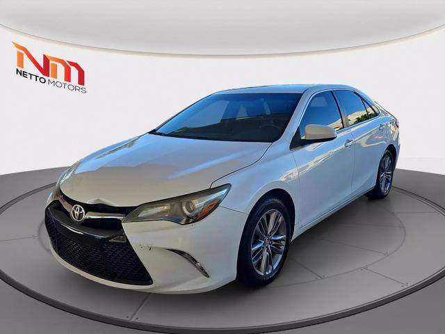 2016 Toyota Camry SE w/Special Edition Pkg FWD photo