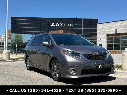 2016 Toyota Sienna SE FWD photo