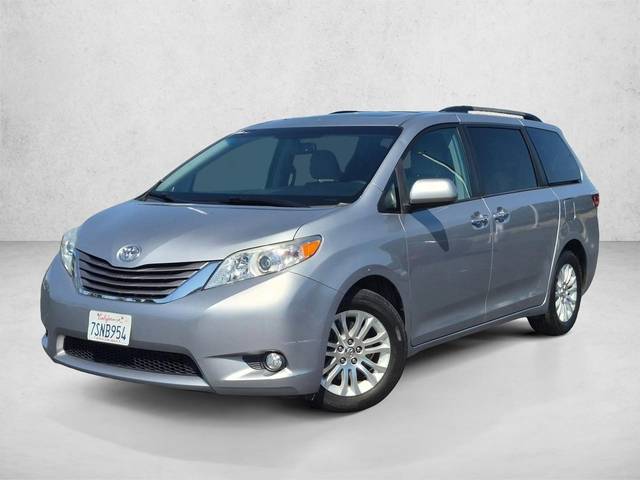 2016 Toyota Sienna XLE Premium FWD photo