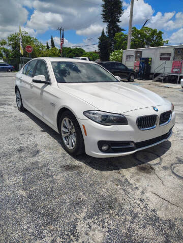 2016 BMW 5 Series 528i RWD photo