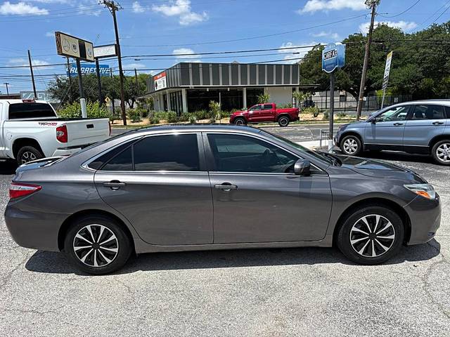2015 Toyota Camry LE FWD photo