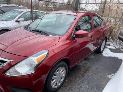 2016 Nissan Versa S Plus FWD photo