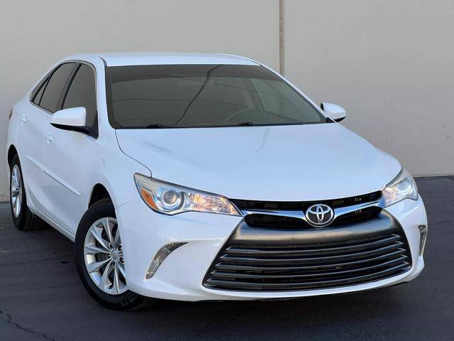 2016 Toyota Camry LE FWD photo