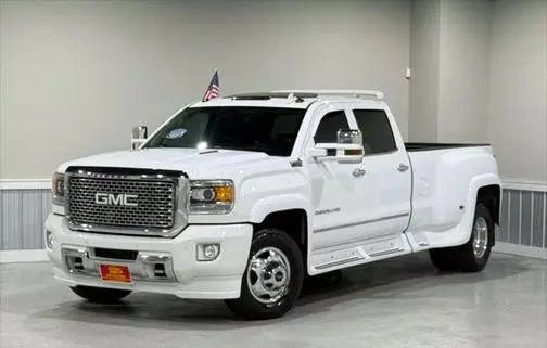 2016 GMC Sierra 3500HD Denali 4WD photo