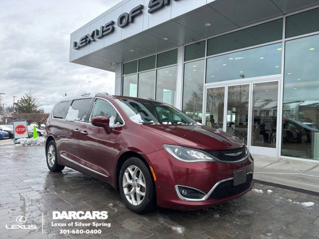 2017 Chrysler Pacifica Minivan Touring-L Plus FWD photo