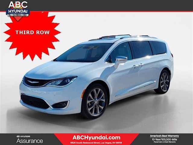 2017 Chrysler Pacifica Minivan Limited FWD photo