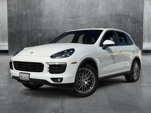 2016 Porsche Cayenne S E-Hybrid AWD photo