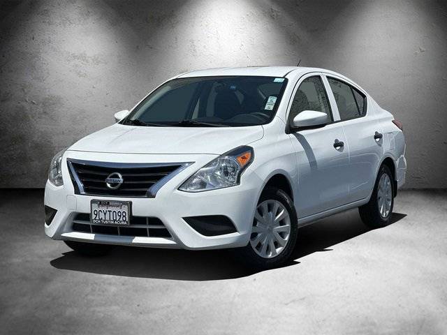 2016 Nissan Versa S FWD photo