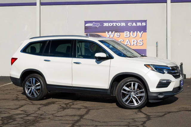 2016 Honda Pilot Touring AWD photo