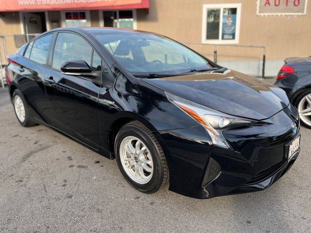 2016 Toyota Prius Two FWD photo