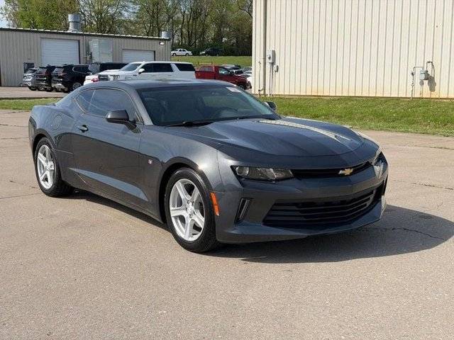 2016 Chevrolet Camaro 1LT RWD photo