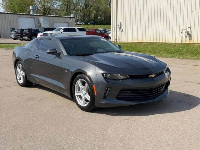 2016 Chevrolet Camaro 1LT RWD photo