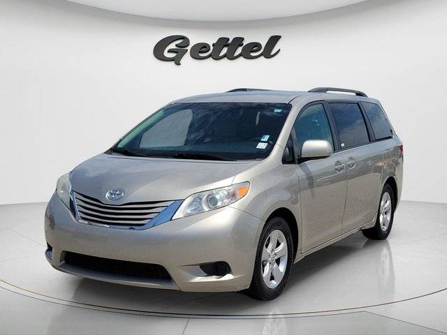 2016 Toyota Sienna LE FWD photo