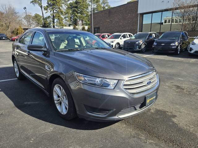 2016 Ford Taurus SE FWD photo