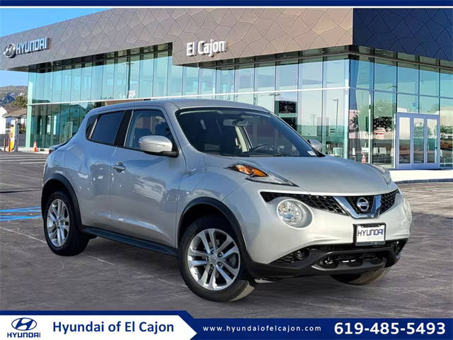 2016 Nissan Juke S FWD photo