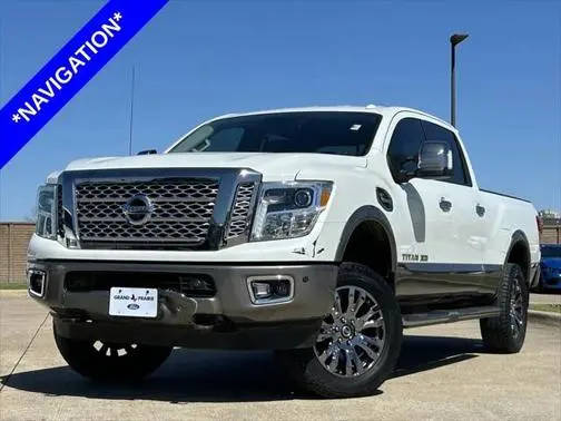 2016 Nissan Titan XD Platinum Reserve 4WD photo