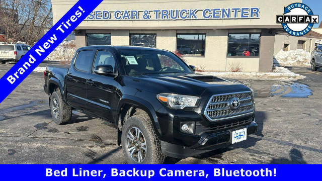 2016 Toyota Tacoma SR 4WD photo