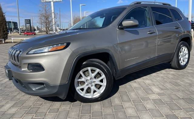 2016 Jeep Cherokee Latitude FWD photo