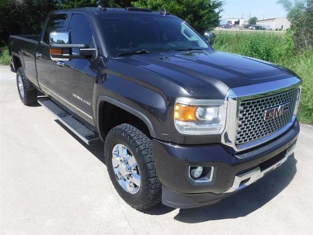 2016 GMC Sierra 3500HD Denali 4WD photo