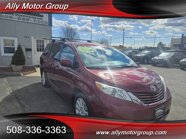 2016 Toyota Sienna LE AWD photo