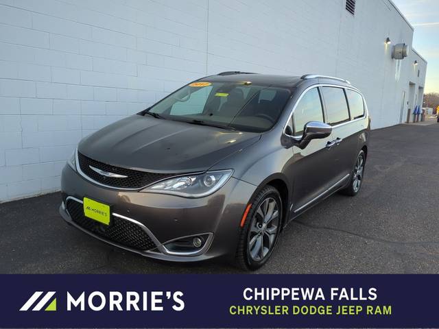 2017 Chrysler Pacifica Minivan Limited FWD photo