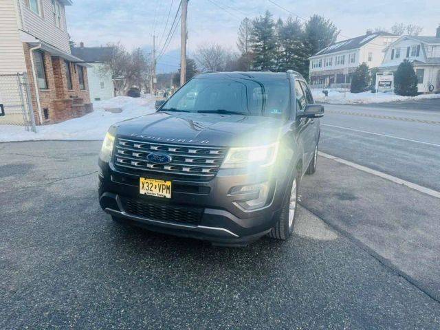 2016 Ford Explorer XLT FWD photo
