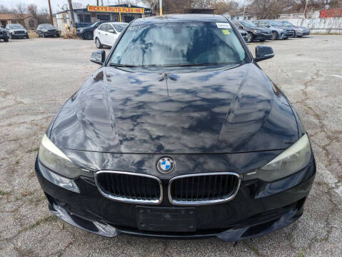 2016 BMW 3 Series 320i RWD photo