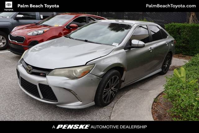 2016 Toyota Camry SE FWD photo