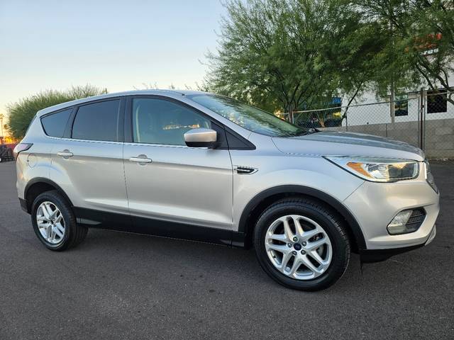 2017 Ford Escape SE FWD photo