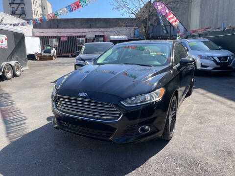 2016 Ford Fusion SE FWD photo