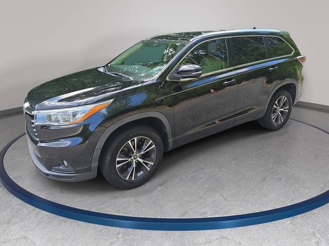 2016 Toyota Highlander XLE FWD photo