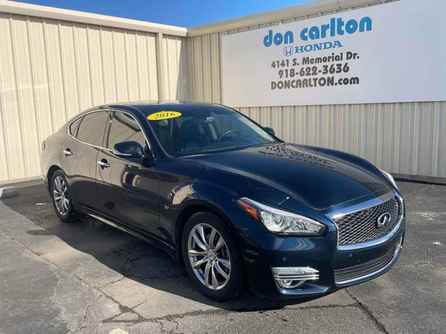 2016 Infiniti Q70  RWD photo