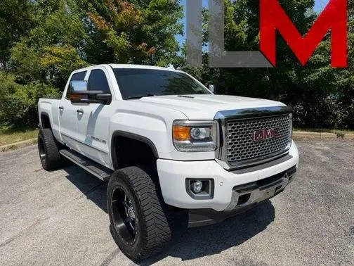 2016 GMC Sierra 2500HD Denali 4WD photo