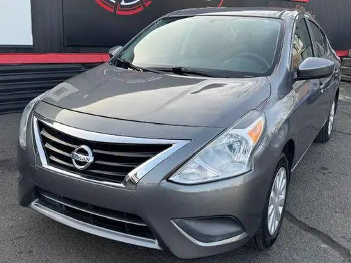 2016 Nissan Versa S FWD photo