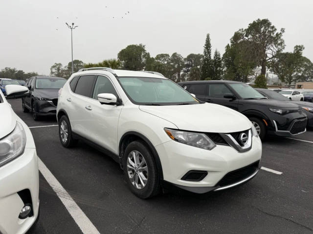 2016 Nissan Rogue SV FWD photo