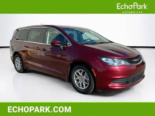2017 Chrysler Pacifica Minivan LX FWD photo