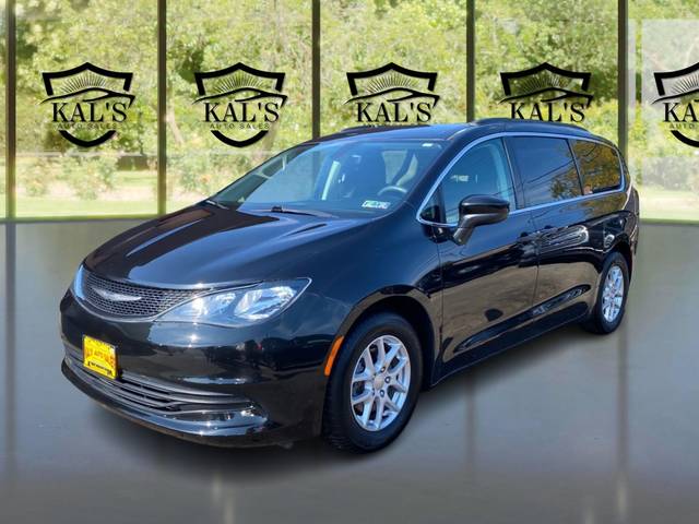 2017 Chrysler Pacifica Minivan LX FWD photo