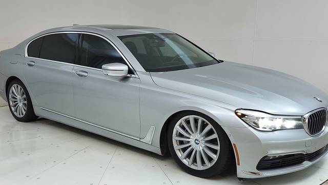 2016 BMW 7 Series 740i RWD photo