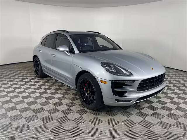 2017 Porsche Macan GTS AWD photo