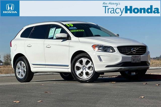 2016 Volvo XC60 T5 Platinum AWD photo